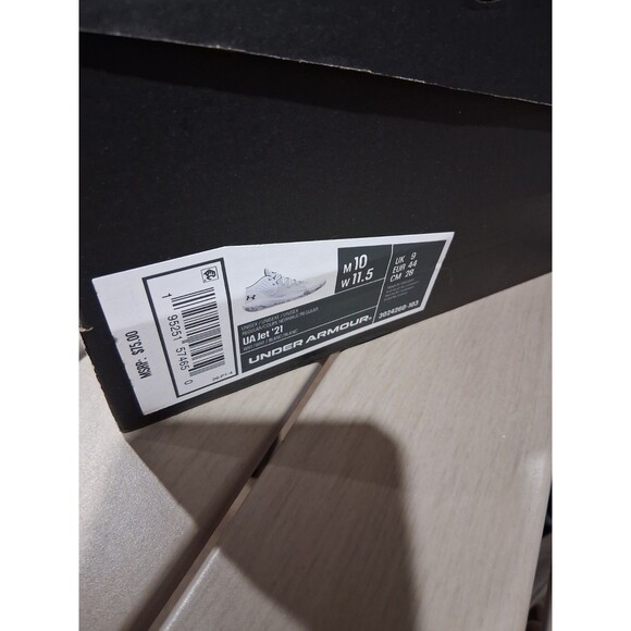 UNDER ARMOUR Jet 21 White 3024260-103 EUC MENS 11.5 WITH BOX *SHELF*